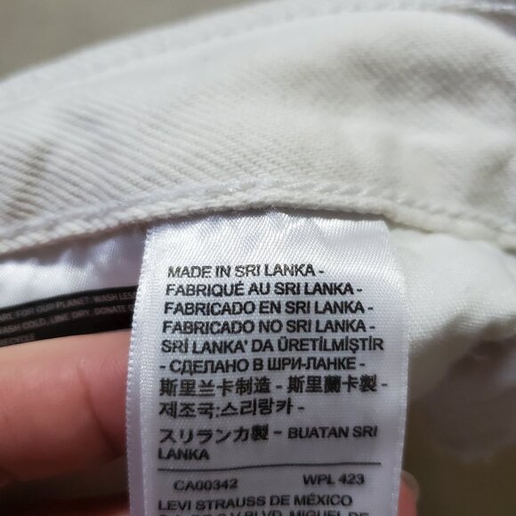 LEVI'S High Waisted Mom Jean Shorts 3" Distressed 100% Cotton White Women's 25 - Picture 9 of 15